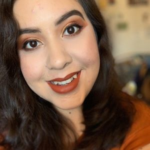 Meet your Posher, Mariela
